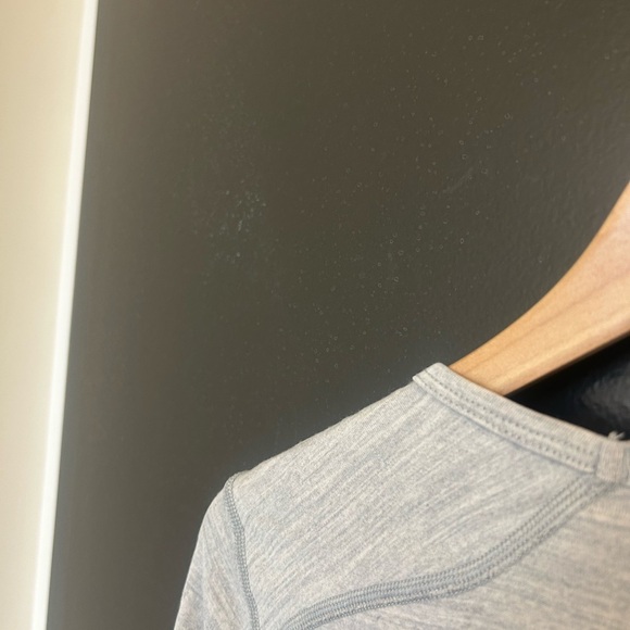Icebreaker M merino base layer Gray V-Neck Long Sleeve Top - Picture 7 of 11